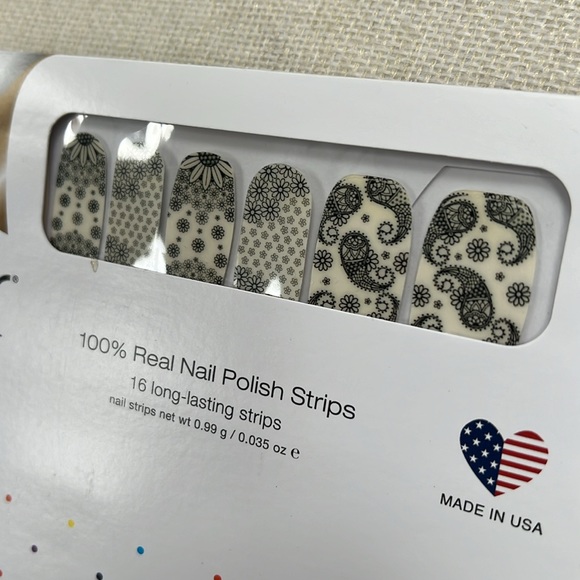 Brand New Color Street! Never Opened- Overlay: How’s It Growing? - Picture 2 of 3